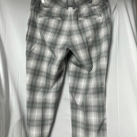 Express Design Studio Capris Pants - Picture 2 of 5